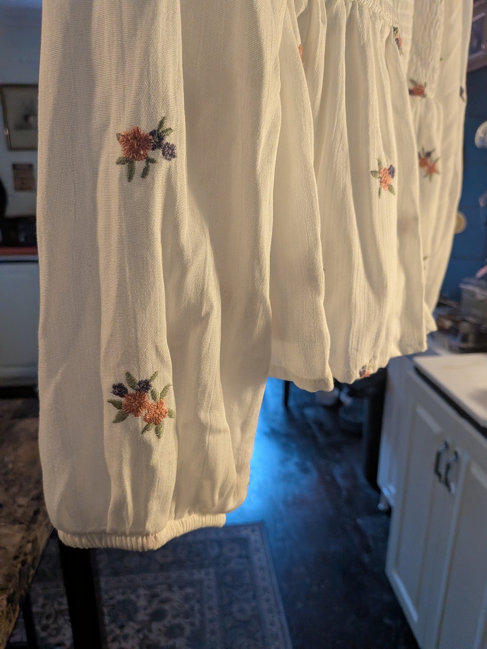 NWT Torrid Peasant Blouse with Floral Embroidery S 12 - Picture 4 of 8